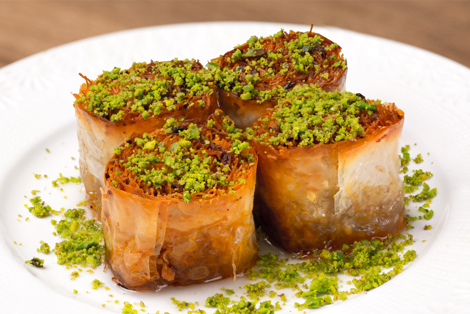 Baklava Yufkasında Kadayıf Sarma