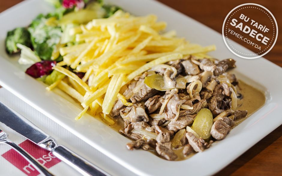 Beef Stroganoff Salatası