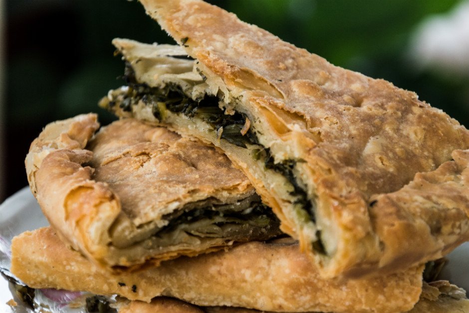 El Açması Ispanaklı Börek