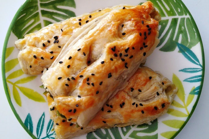 Kuru Domatesli Ispanaklı Milföy Börek