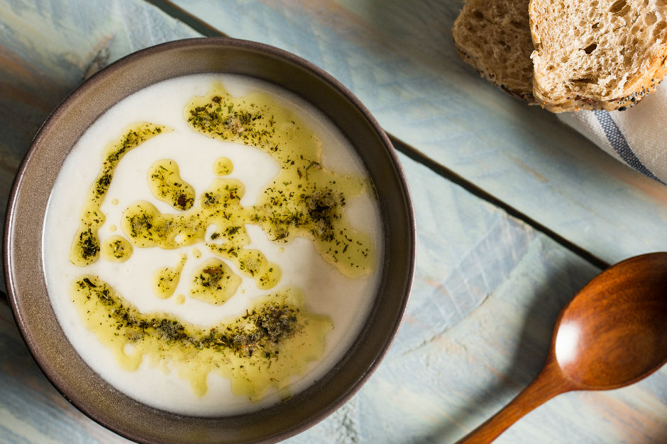 Kolay Pirinçli Yoğurt Çorbası