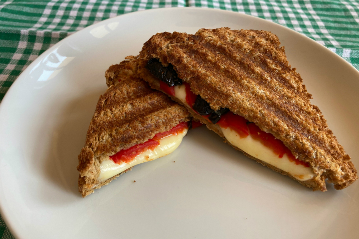 Közlenmiş Biberli Tost