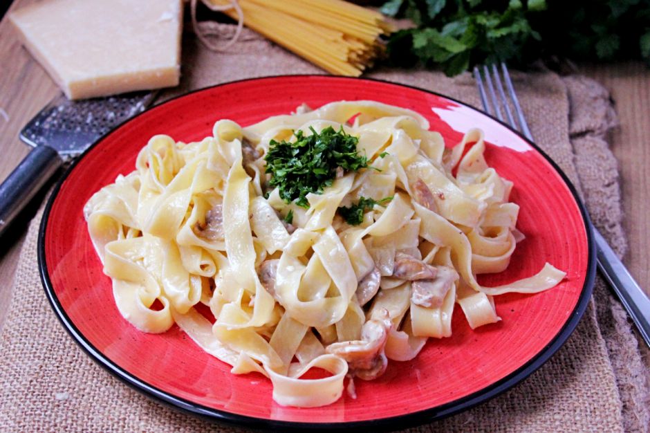 Mantarlı Peynirli Fettucini