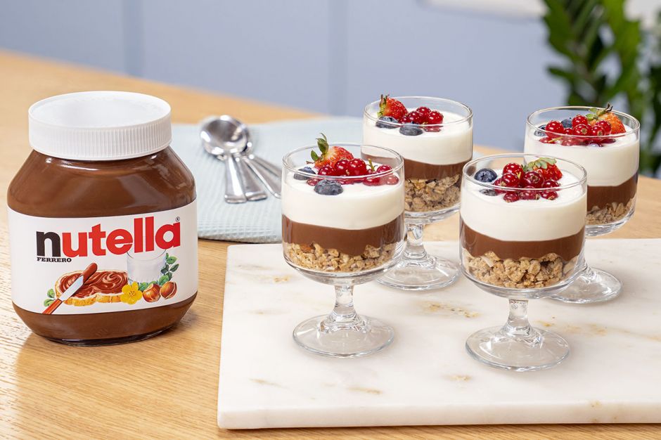 Nutella’lı Yoğurt ve Müsli Parfeleri