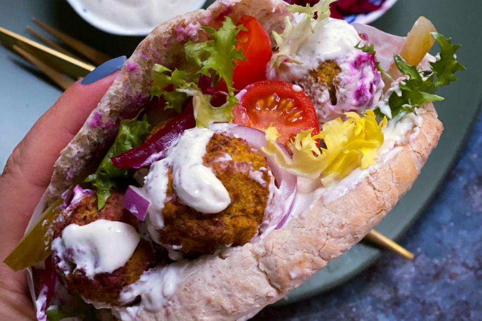 Pita Arası Tahin Soslu Falafel