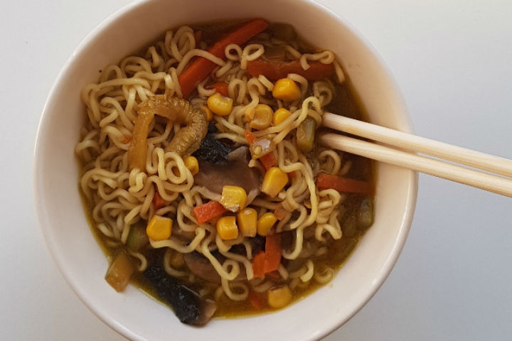 Sebzeli Noodle Soup