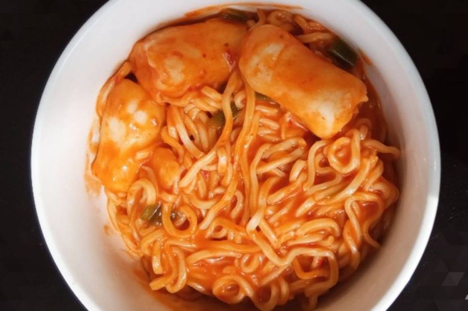 Tteokbokki (Pirinç Kekli) Noodle