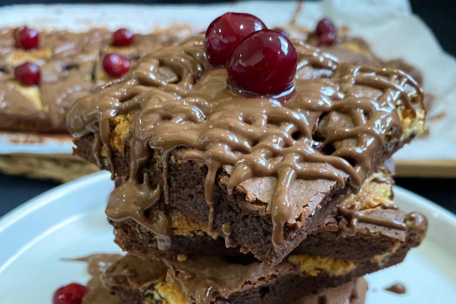 Vişneli Beyaz Çikolatalı Brownie