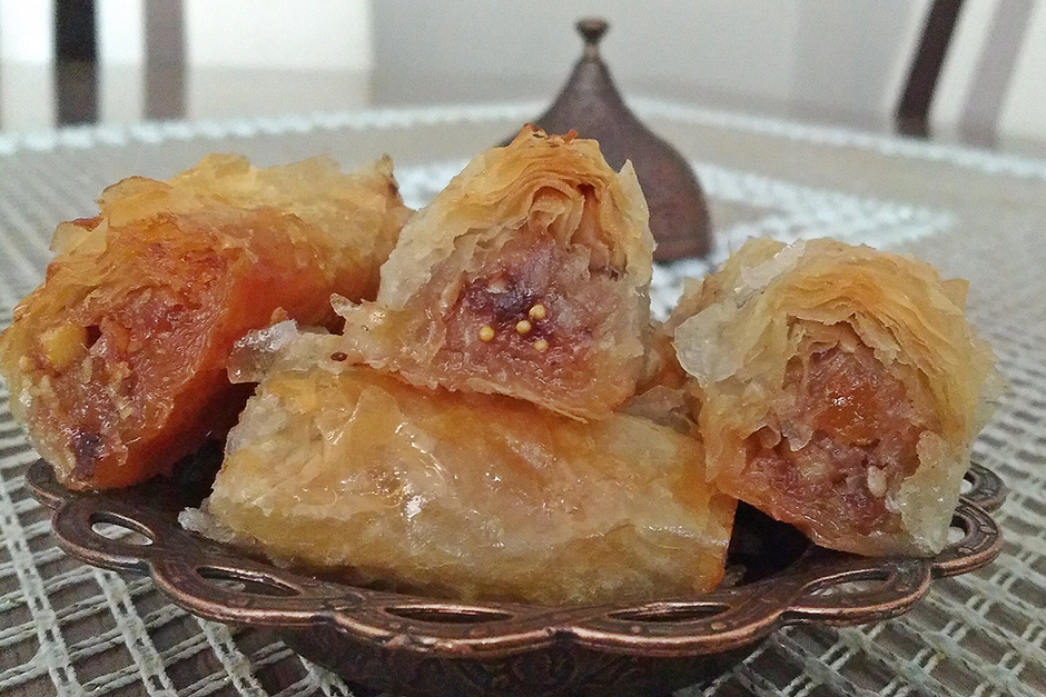 Yemişli Samsa Tatlısı